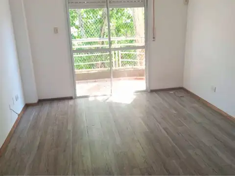 Monoambiente en alquiler Iriondo esquina Urquiza