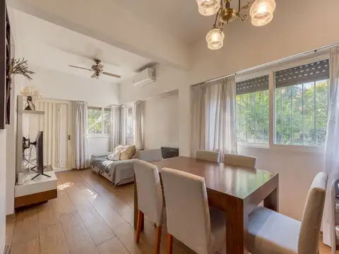 Venta Casa 2Amb, Hurlingham, Barrio Ingles. C/pati