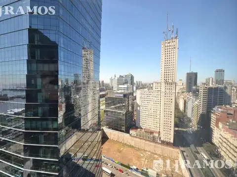 Oficina 10 ambientes con 2 baños