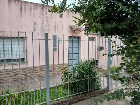 Casa en alquiler, José C. Paz - Muy buen estado