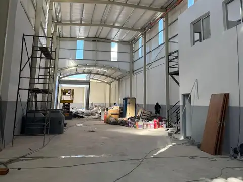 IMPECABLE DEPOSITO EN VILLA URQUIZA VILLA ORTUZAR