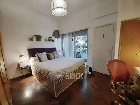 T/CASA S/EXP EN ZAPATA AL 100 - FRENTE IMPECABLE BALCON TODO SOL