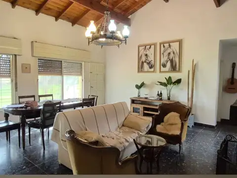 VENTA CHACRA EN PILAR. CON CASAS. 2 HECTAREAS.