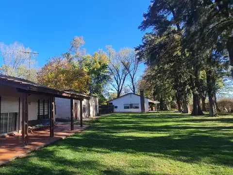 VENTA CHACRA EN PILAR. CON CASAS. 2 HECTAREAS.