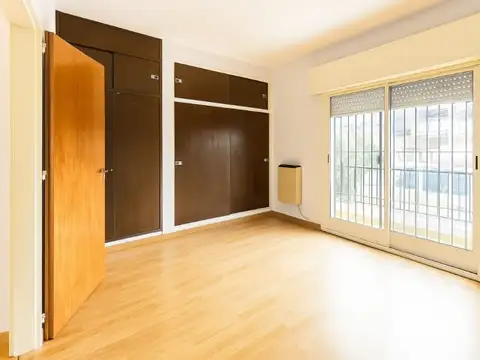 San Luis 1427 , Piso 1