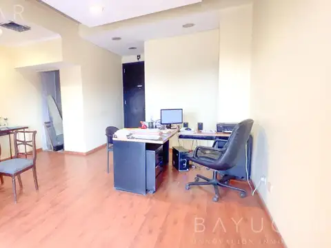 Venta - Oficina en Edificio Paralelo 50 Sur / Pilar