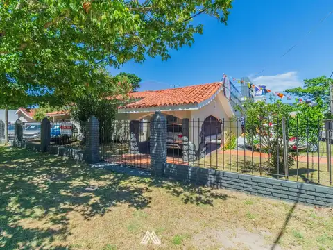 VENTA CASA 4 DORMITORIOS ATLANTIDA IDEAL COMERCIO