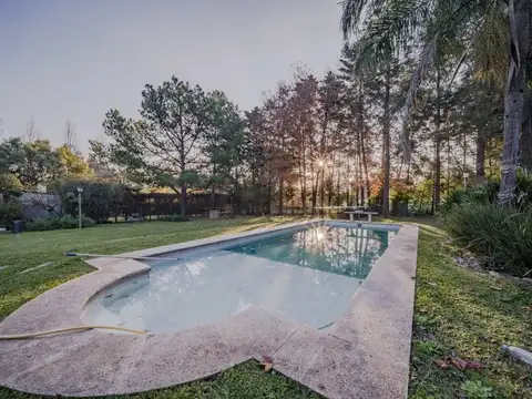 VENTA CASA 5 AMBIENTES PILAR-PERMUTA