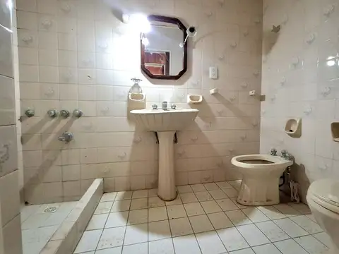 CASA  EN VENTA EN PEHUAJO CON PATIO