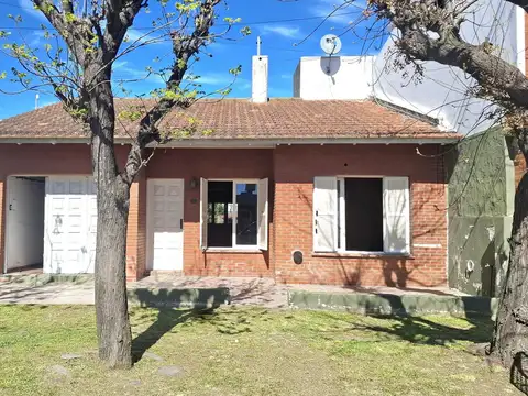 CASA  EN VENTA EN PEHUAJO CON PATIO