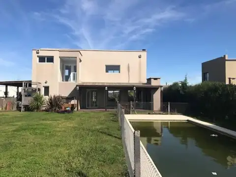 Casa en Alquiler de 3 dormitorios