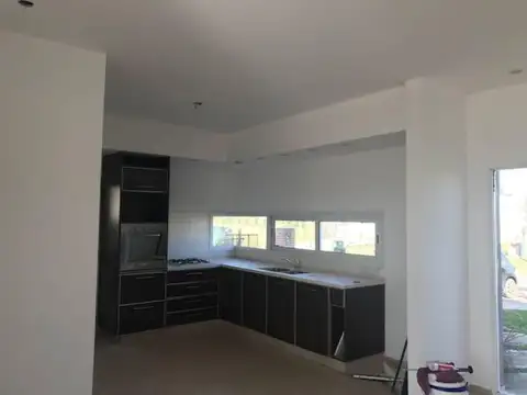 Casa 4 ambientes con 3 baños