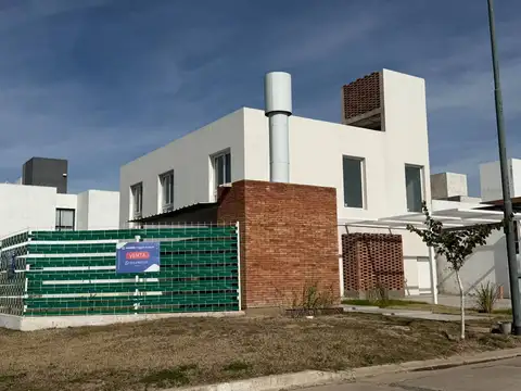 Casa en Venta en Prados De Manantiales, USD 248.000