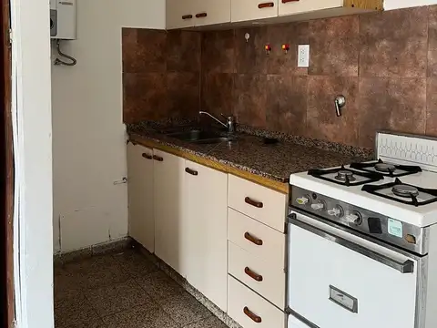 SE VENDE DEPTO AV GRAL PAZ UN DORMI CON BALCON 