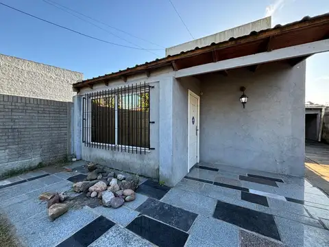 Casa en Venta en Los Hornos [Cod: 615]