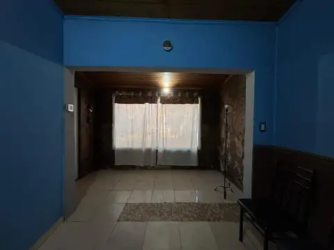 Casa 5 ambientes con 1 baño