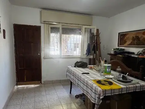 Casa 2 ambientes con 1 baño