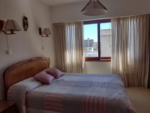 Departamento en alquiler temporario - 2 Dormitorios 2 Baños - Miramar