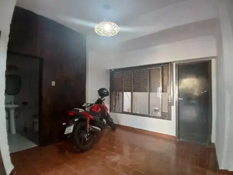 Depto Tipo Casa 4 ambientes con 2 baños