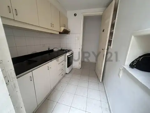 47 e/ 2 y 3 300, Piso 3