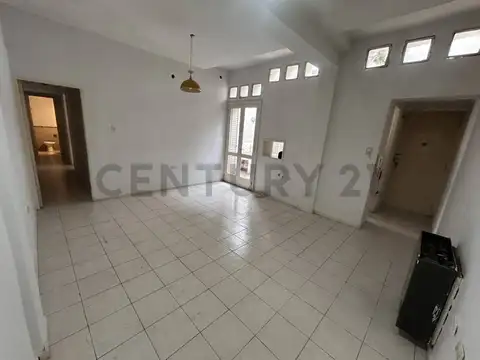 47 e/ 2 y 3 300, Piso 3