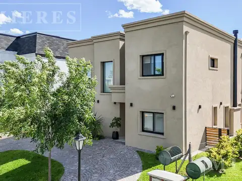 Casa en venta en Santa Elena, Pilar del Este