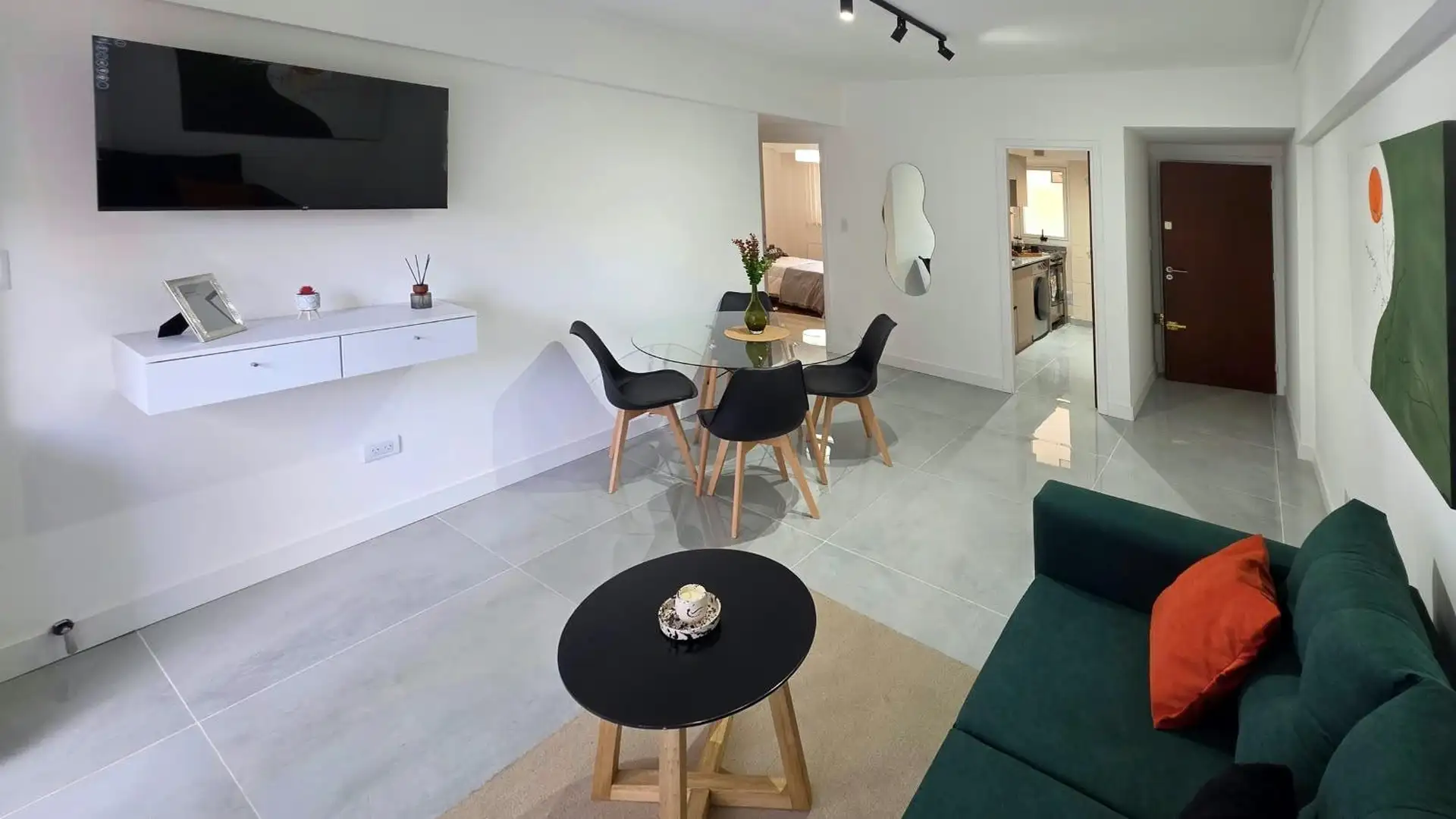 Venta de departamento - 3 ambientes - A la calle - Con balcón - Cochera - Plaza Colon