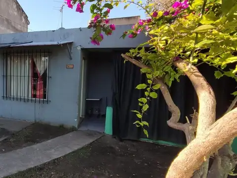 VENTA CASA 3 AMBIENTES A REFACCIONAR EN W. MORRIS