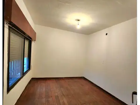 VENTA CASA 3 DORMITORIOS PATIO. BARRIO TIRO SUIZO