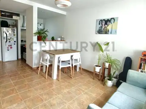 Ph de un dormitorio y cochera en venta calle 39 e/ 137 bis y 138 san carlos