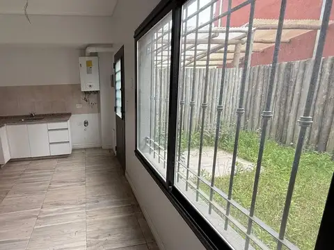 Depto Tipo Casa 3 ambientes con 1 baño