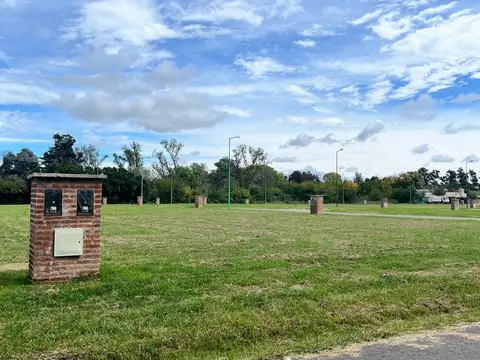 CALLE  RODOLFO MORENO  al 2200  B°   LOS  FRESNOS