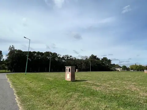 CALLE  RODOLFO MORENO  al 2200  B°   LOS  FRESNOS