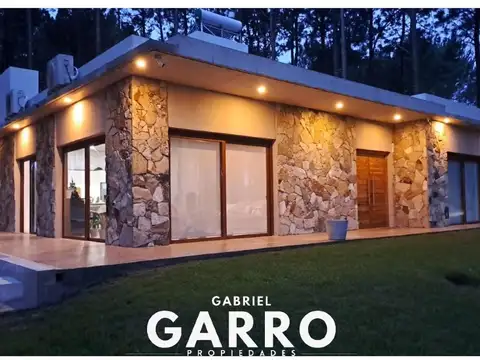 Casa en Alquiler Temporal con 5 cocheras