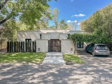 Casa en venta en el Barrio Santa María de Tigre