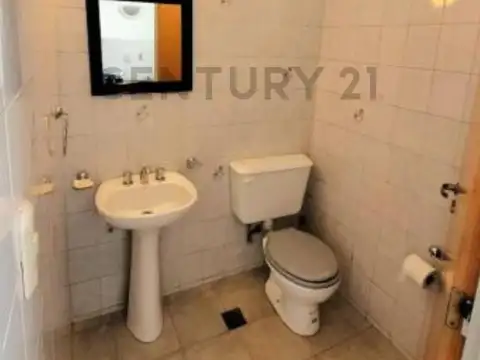Oficina 3 ambientes con 1 baño