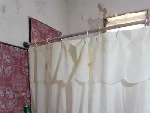 Casa 4 ambientes con 1 baño