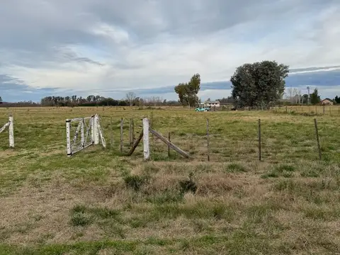 VENTA HECTAREA-BARRIO LA MORA-CON LUZ-MERCEDES(B)