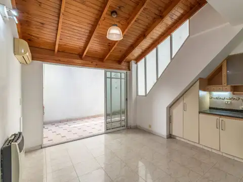 Depto Tipo Casa en Venta 50 años