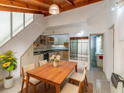 Depto Tipo Casa en Venta de 5 ambientes