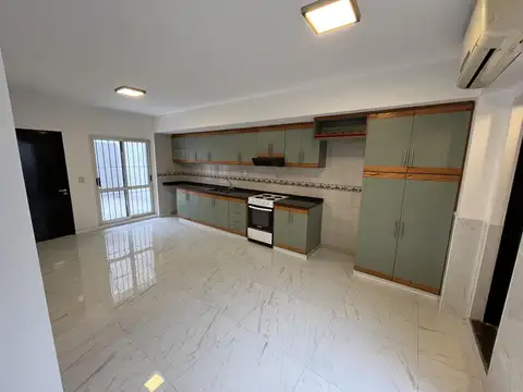 Departamento en Alquiler en Sarandi, $ 1.100.000