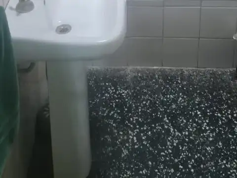 Casa Americana sobre lote en Esquina. Partido de Moreno