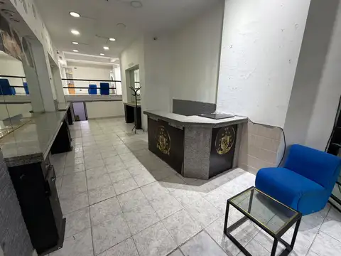 Excelente local , apto varios destinos, a pasos Av Corrientes 