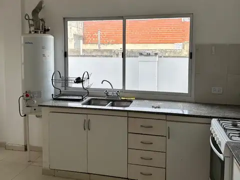 Depto Tipo Casa 4 ambientes con 2 baños
