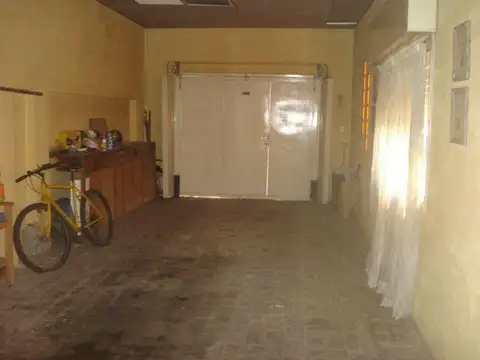 Casa en Venta con 4 cocheras