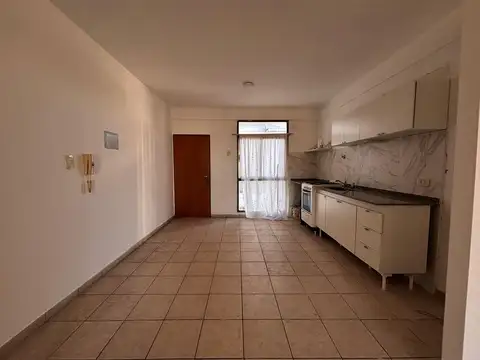 Departamento de 1 dormitorio en alquiler. Con cochera. La Plata