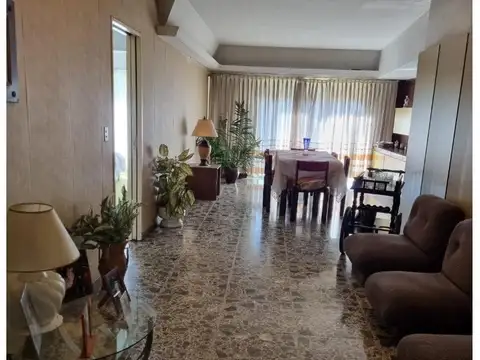 Depto. 3 Amb. C/quincho, Terraza y Patio - Lanús Oeste.