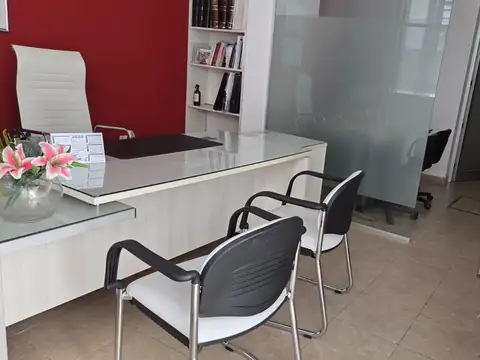 Oficina en alquiler en planta baja en Rosario