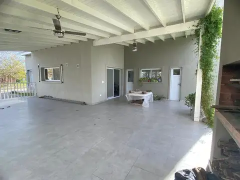 Casa en Venta en Santa Isabel, USD 240.000