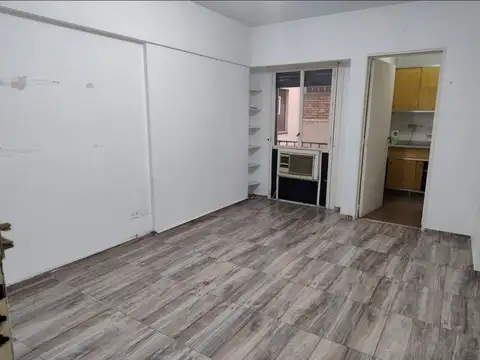 Esmeralda 1300, Piso 1
